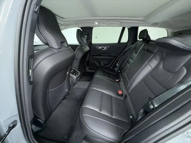 2026 Volvo V60 Cross Country Ultra, B5 AWD Gas (mild hybrid)