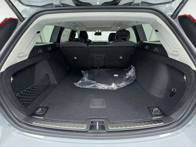2026 Volvo V60 Cross Country Ultra, B5 AWD Gas (mild hybrid)