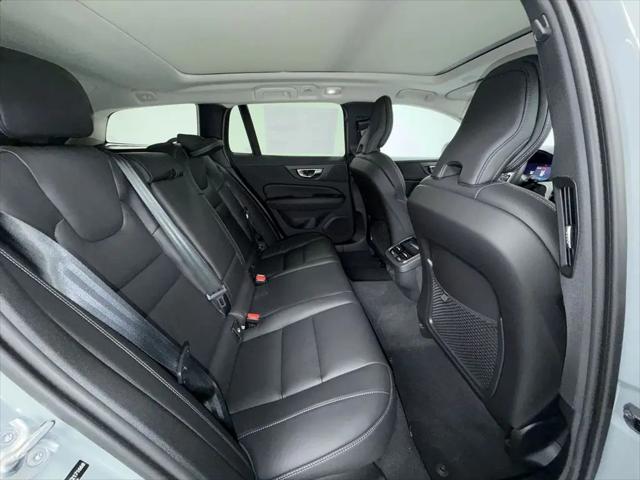 2026 Volvo V60 Cross Country Ultra, B5 AWD Gas (mild hybrid)