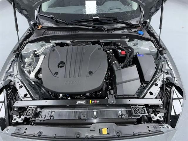 2026 Volvo V60 Cross Country Ultra, B5 AWD Gas (mild hybrid)