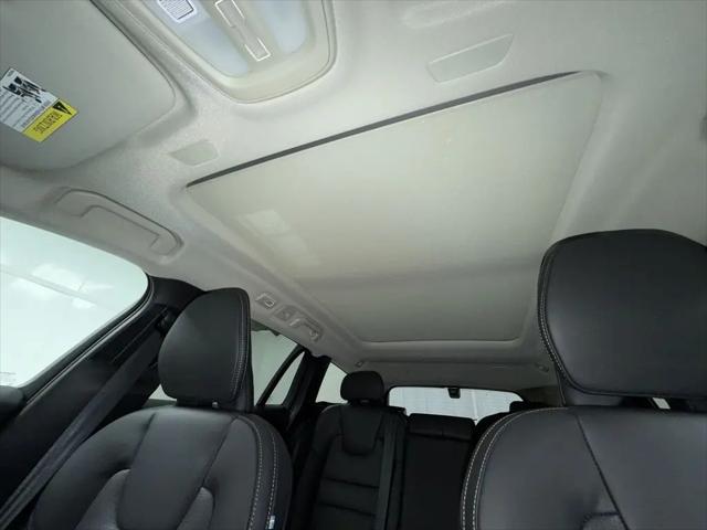 2026 Volvo V60 Cross Country Ultra, B5 AWD Gas (mild hybrid)