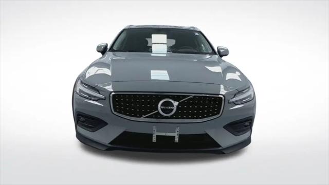 2026 Volvo V60 Cross Country Ultra, B5 AWD Gas (mild hybrid)