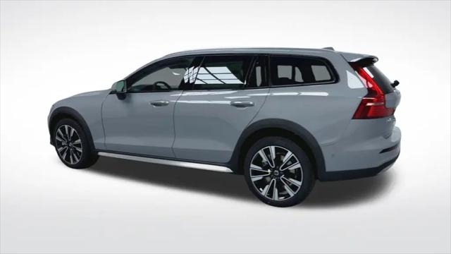 2026 Volvo V60 Cross Country Ultra, B5 AWD Gas (mild hybrid)