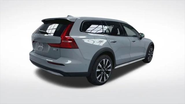 2026 Volvo V60 Cross Country Ultra, B5 AWD Gas (mild hybrid)