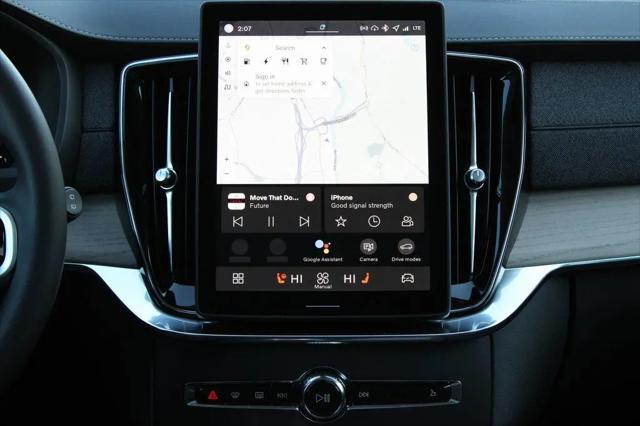 2026 Volvo XC90 Plug-In Hybrid Plus, T8 AWD, Electric/Gasoline, Bright, 7 Seats