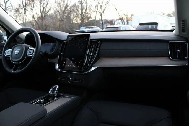 2026 Volvo XC90 Plug-In Hybrid Core, T8 AWD, Electric/Gasoline, Bright, 7 Seats