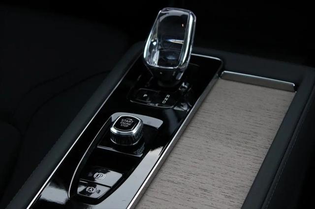 2026 Volvo XC90 Plug-In Hybrid Core, T8 AWD, Electric/Gasoline, Bright, 7 Seats