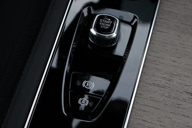 2026 Volvo XC90 Plug-In Hybrid Core, T8 AWD, Electric/Gasoline, Bright, 7 Seats