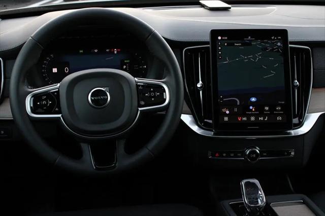 2026 Volvo XC90 Plug-In Hybrid Core, T8 AWD, Electric/Gasoline, Bright, 7 Seats
