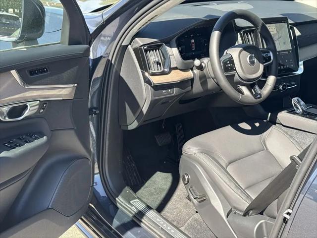 2026 Volvo XC90 Plug-In Hybrid Core, T8 AWD, Electric/Gasoline, Bright, 7 Seats