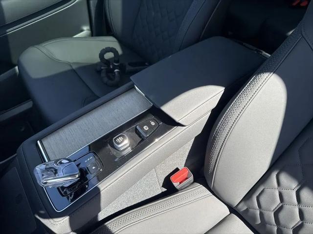 2026 Volvo XC90 Plug-In Hybrid Core, T8 AWD, Electric/Gasoline, Bright, 7 Seats