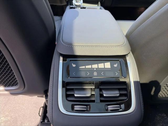 2026 Volvo XC90 Plug-In Hybrid Plus, T8 AWD, Electric/Gasoline, Bright, 7 Seats