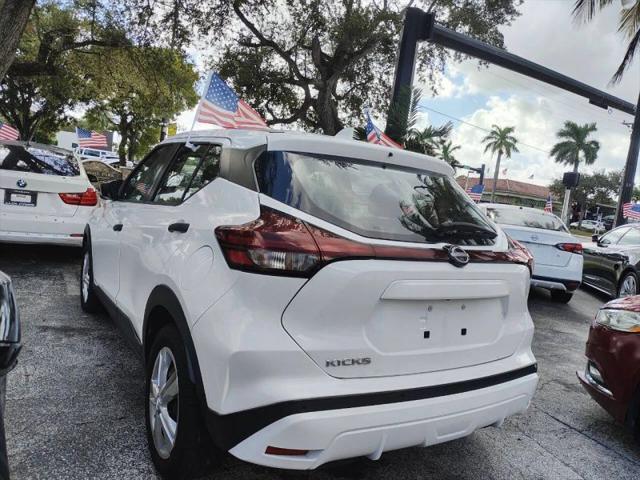 2022 Nissan Kicks S Xtronic CVT
