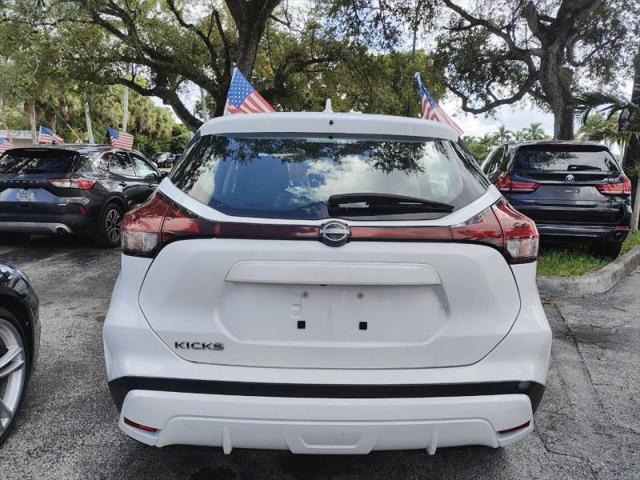 2022 Nissan Kicks S Xtronic CVT