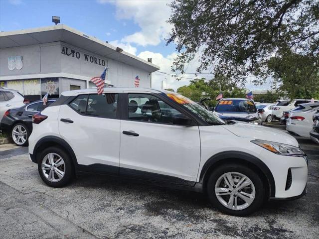 2022 Nissan Kicks S Xtronic CVT