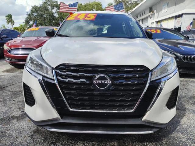 2022 Nissan Kicks S Xtronic CVT