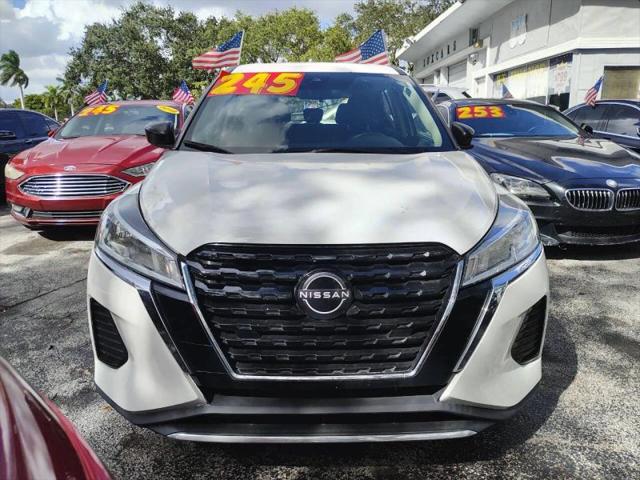 2022 Nissan Kicks S Xtronic CVT