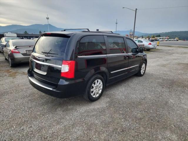 2016 Chrysler Town & Country Touring