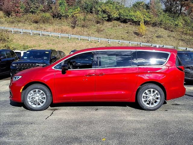 2026 Chrysler Pacifica Select AWD