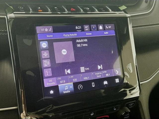 2025 Jeep Grand Cherokee L Laredo X 4x2