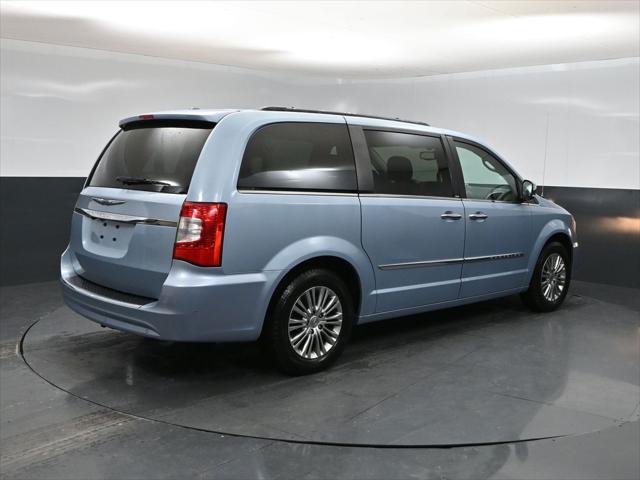 2013 Chrysler Town and Country Touring-L 2013 Chrysler Town and Country Touring-L
