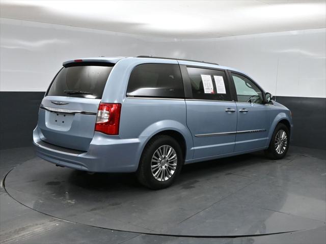 2013 Chrysler Town and Country Touring-L 2013 Chrysler Town and Country Touring-L