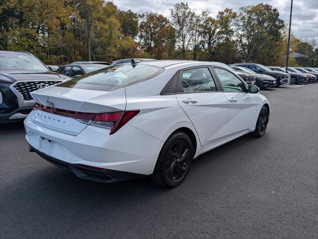 2023 Hyundai Elantra SEL 2023 Hyundai Elantra SEL