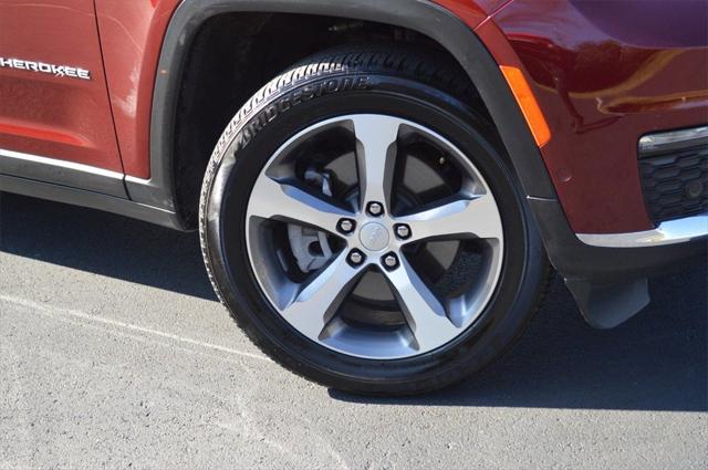 2023 Jeep Grand Cherokee L Limited 4x4 2023 Jeep Grand Cherokee L Limited 4x4