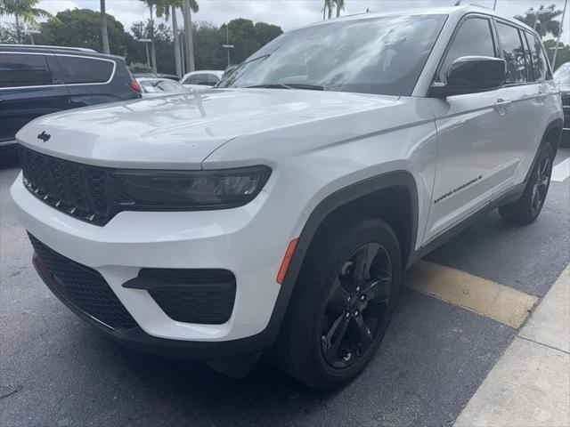 2023 Jeep Grand Cherokee Altitude 4x4 2023 Jeep Grand Cherokee Altitude 4x4