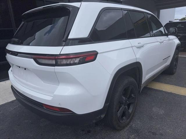 2023 Jeep Grand Cherokee Altitude 4x4 2023 Jeep Grand Cherokee Altitude 4x4