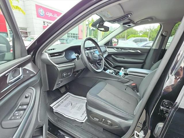 2022 Jeep Grand Cherokee L Laredo 4x2