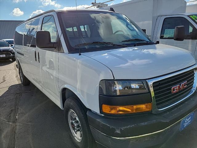 2025 GMC Savana Passenger RWD 3500 Extended Wheelbase LT