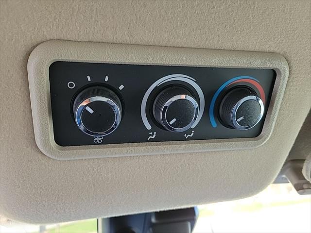 2025 GMC Savana Passenger RWD 3500 Extended Wheelbase LT