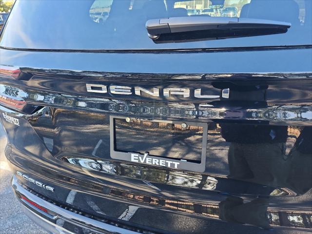 2026 GMC Acadia Denali FWD