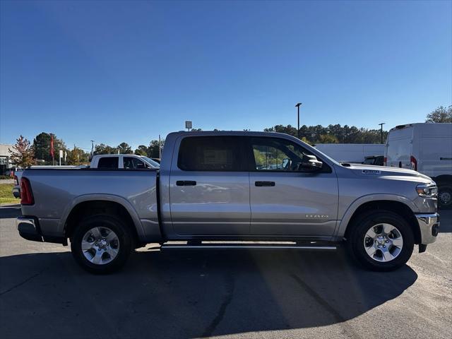 2025 RAM Ram 1500 RAM 1500 BIG HORN CREW CAB 4X4 57 BOX