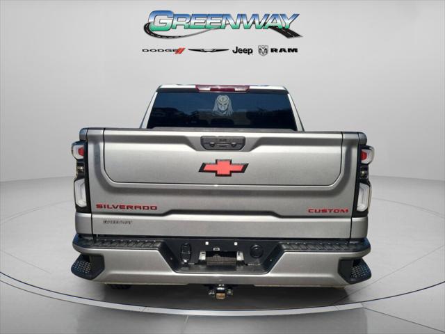 2023 Chevrolet Silverado 1500 4WD Crew Cab Short Bed Custom 2023 Chevrolet Silverado 1500 4WD Crew Cab Short Bed Custom