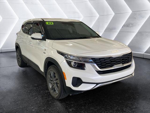 2023 Kia Seltos LX 2023 Kia Seltos LX