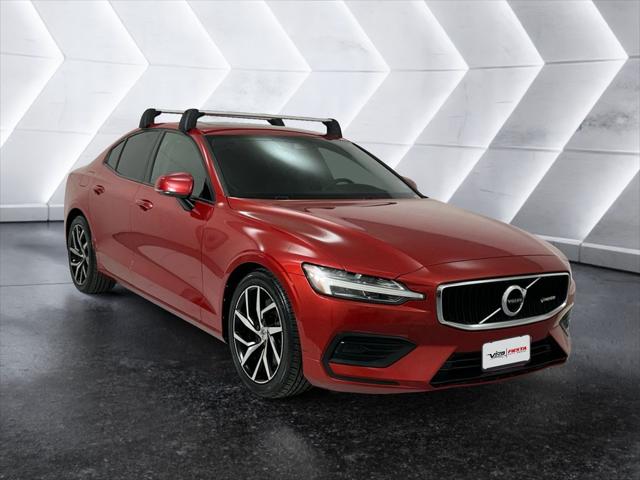 2019 Volvo S60 T6 Momentum 2019 Volvo S60 T6 Momentum