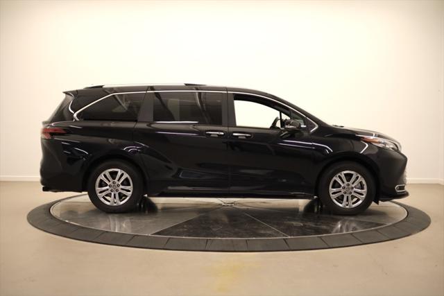 2023 Toyota Sienna Platinum