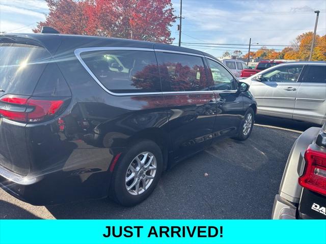 2024 Chrysler Pacifica Touring L 2024 Chrysler Pacifica Touring L