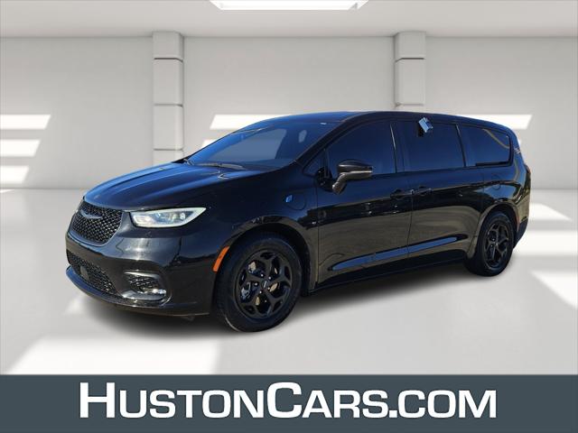 2022 Chrysler Pacifica Hybrid Touring L 2022 Chrysler Pacifica Hybrid Touring L