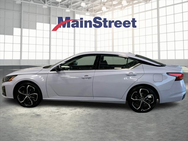 2023 Nissan Altima SR FWD 2023 Nissan Altima SR FWD