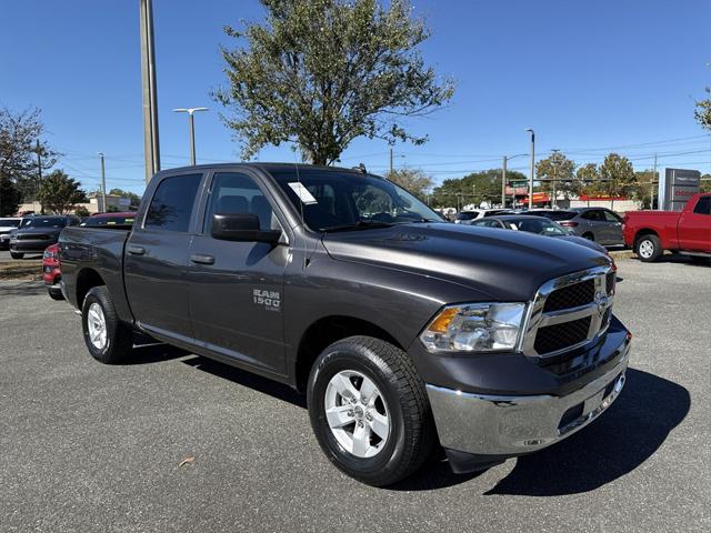 2022 RAM 1500 Classic Tradesman Crew Cab 4x4 57 Box 2022 RAM 1500 Classic Tradesman Crew Cab 4x4 57 Box