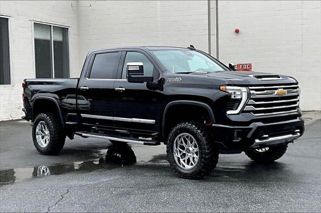 2024 Chevrolet Silverado 2500HD 4WD Crew Cab Standard Bed High Country