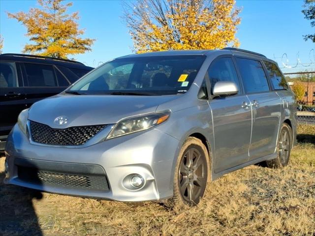 2017 Toyota Sienna SE Premium 8-Passenger 2017 Toyota Sienna SE Premium 8-Passenger