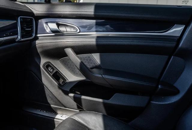 2014 Porsche Panamera Standard