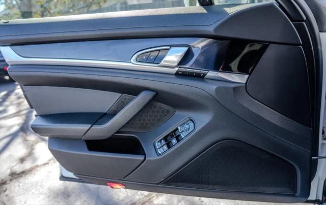 2014 Porsche Panamera Standard