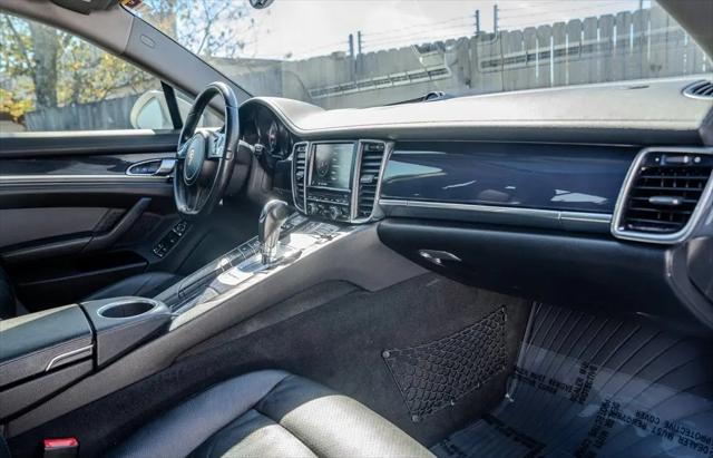 2014 Porsche Panamera Standard