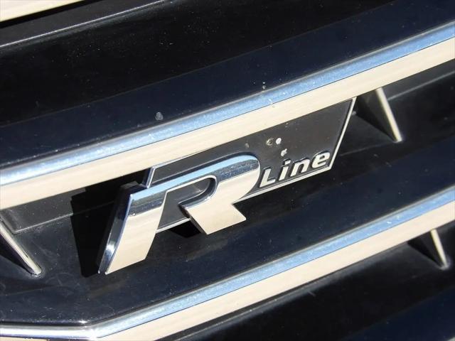 2017 Volkswagen Passat 1.8T R-Line