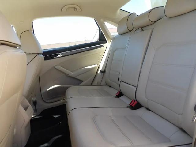 2017 Volkswagen Passat 1.8T R-Line
